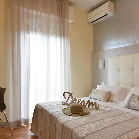 珍宝酒店 里米尼