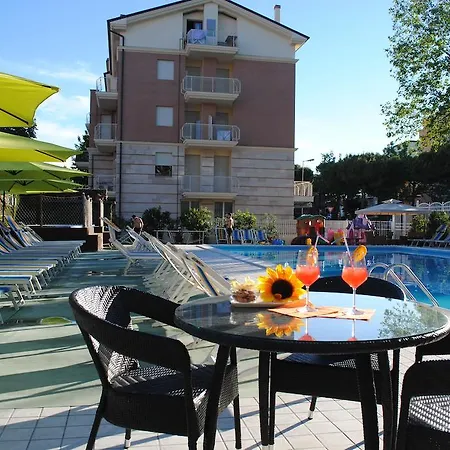 珍宝酒店 里米尼